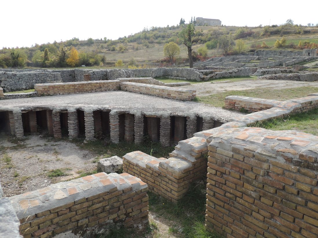 Baths of Alba Fucens-06.JPG